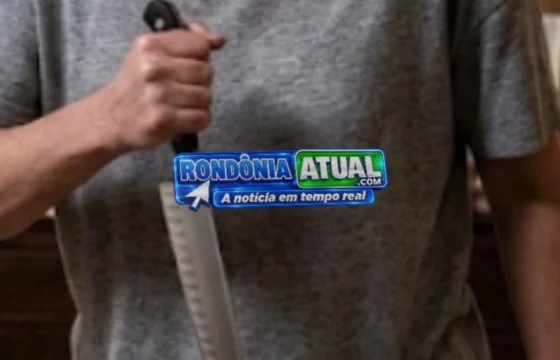 🔪Com o “satamônio”: Mulher ameaça irmão com peixeira e promete colocar fogo em casas em Ji-Paraná