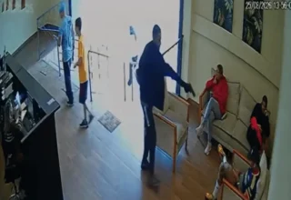 EXECUÇÃO COM 16 TIROS: Homem é morto dentro de academia