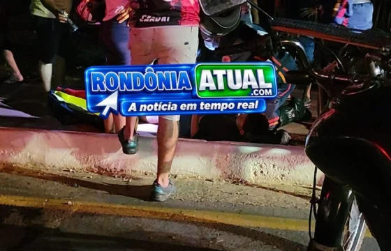 🚨 PISTA ESCURA TERMINA EM BATIDA VIOLENTA ENTRE DUAS MOTOS EM JI-PARANÁ; PAI E FILHO FICAM FERIDOS
