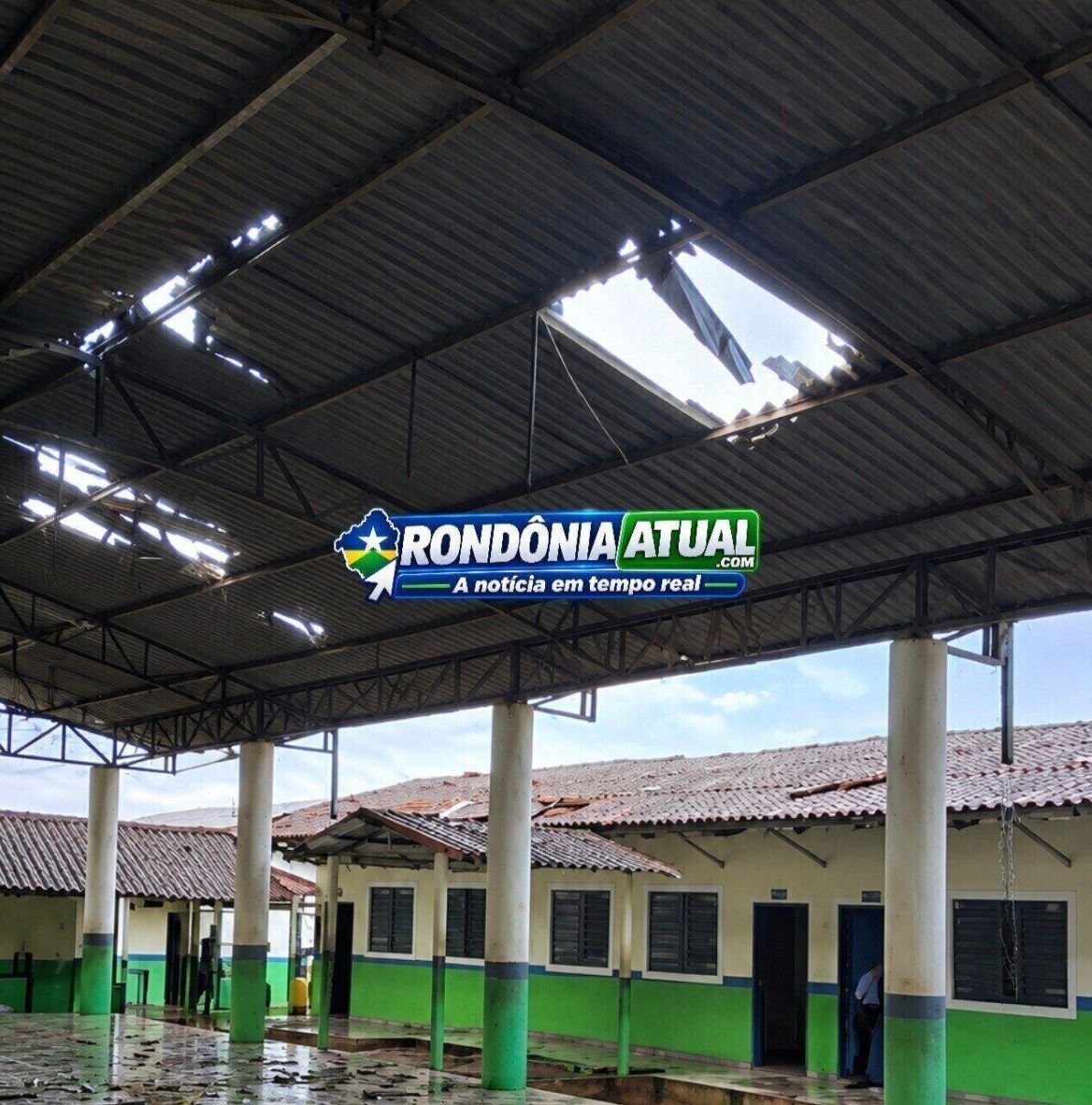 🚨 RAJADAS DE VENTO CAUSAM ESTRAGOS E DEIXAM BAIRROS SEM ENERGIA EM JI-PARANÁ