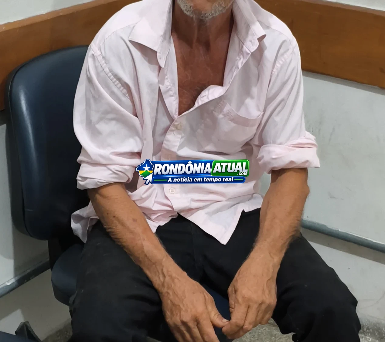 EM JI-PARANÁ, IDOSO É DETIDO APÓS POLÍCIA VER FILA DE USUÁRIOS DE DROGAS COMPRANDO ENTORPECENTES NA CASA DELE