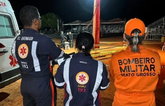 Homem morre eletrocutado durante evento de rodeio