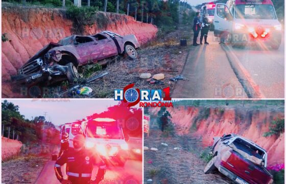 URGENTE: Caminhonete capota e vai parar dentro de vala na Estrada da Penal, em Porto Velho