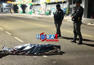 Homem sofre mal súbito, cai no meio da rua e morre no centro de Porto Velho